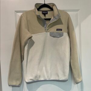 Patagonia Women’s Pull Over - Cream and Tan